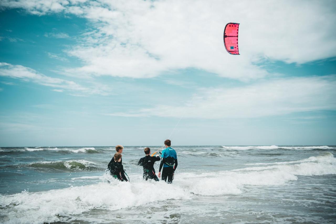 Family & Surfhostel Petten Dış mekan fotoğraf